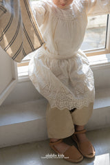 AL eyelet cotton apron _2 Sizes