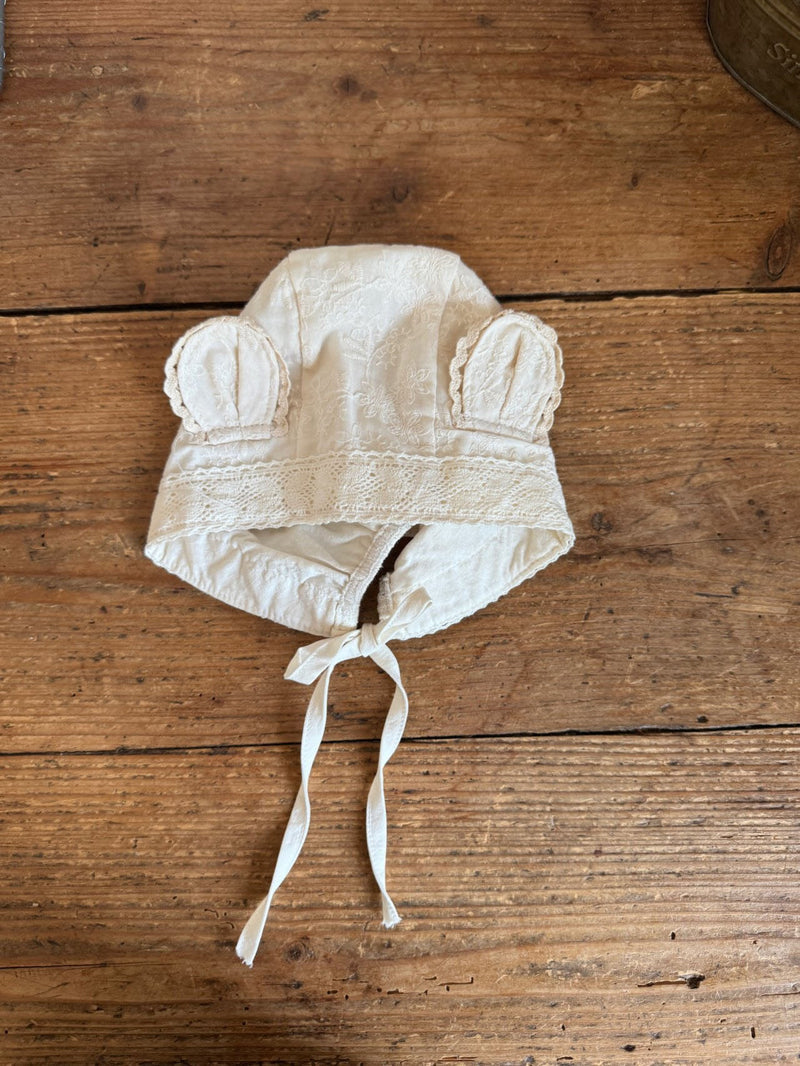 Teddy Bear Lace Bonnet