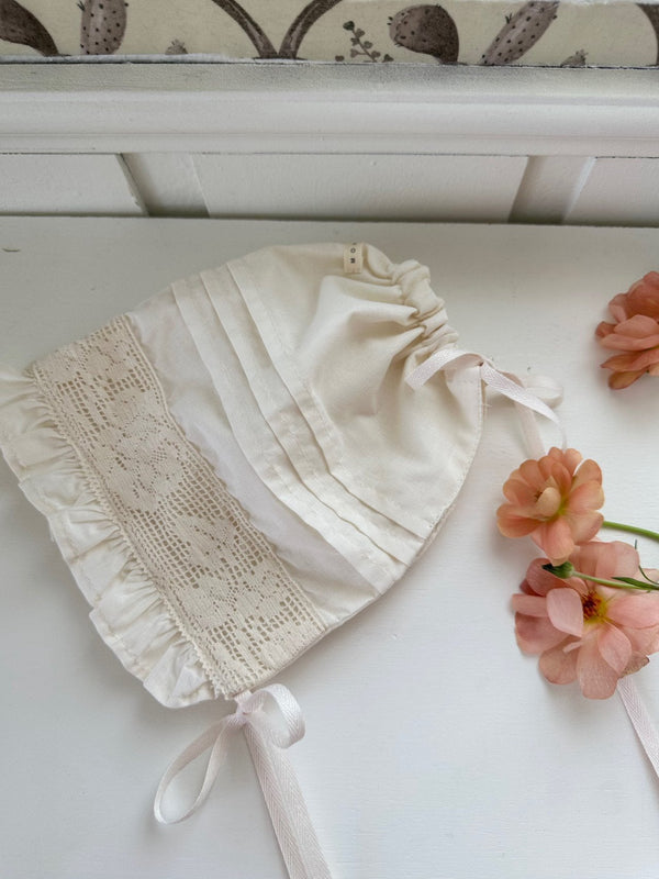 Mon Vintage Lace Bonnet