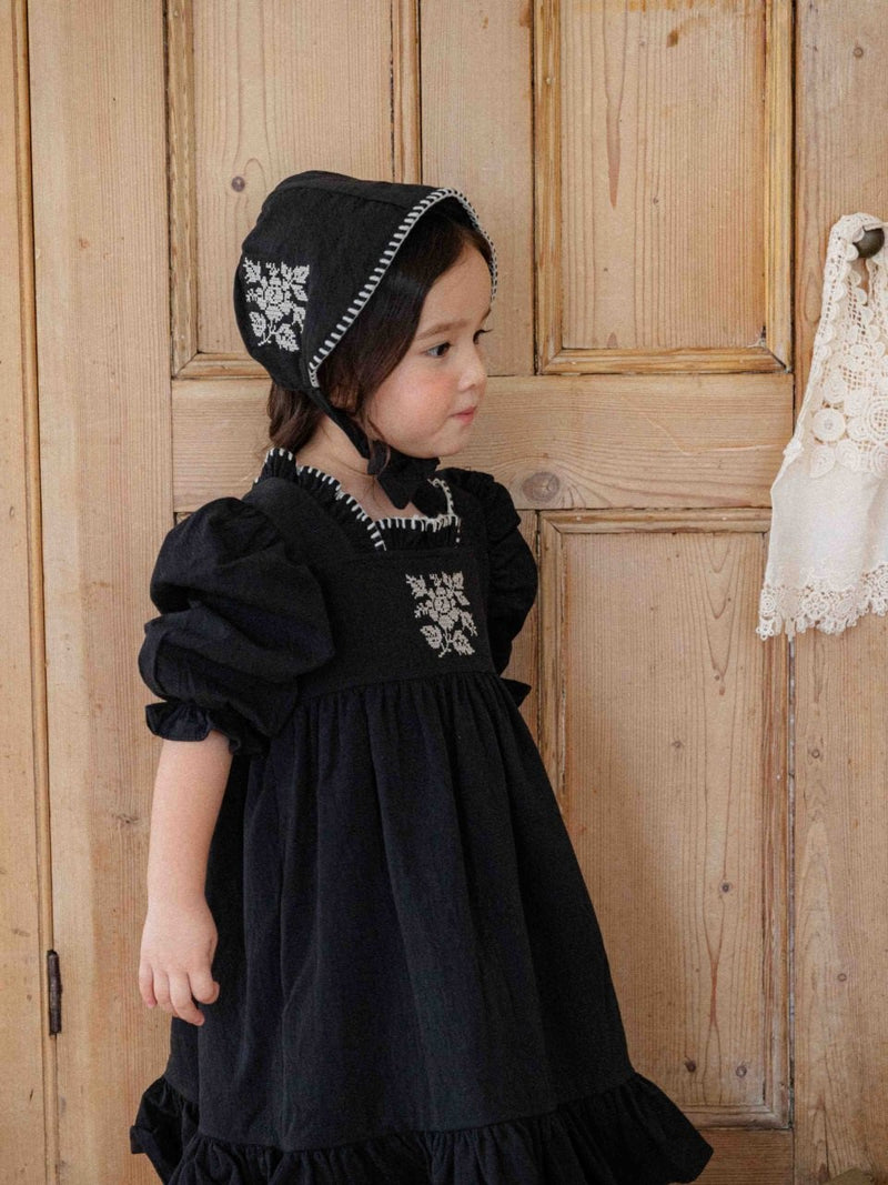 OZ Embroidery Dress _Black