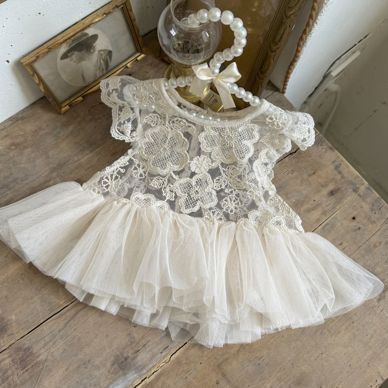 Ange Lace Vest