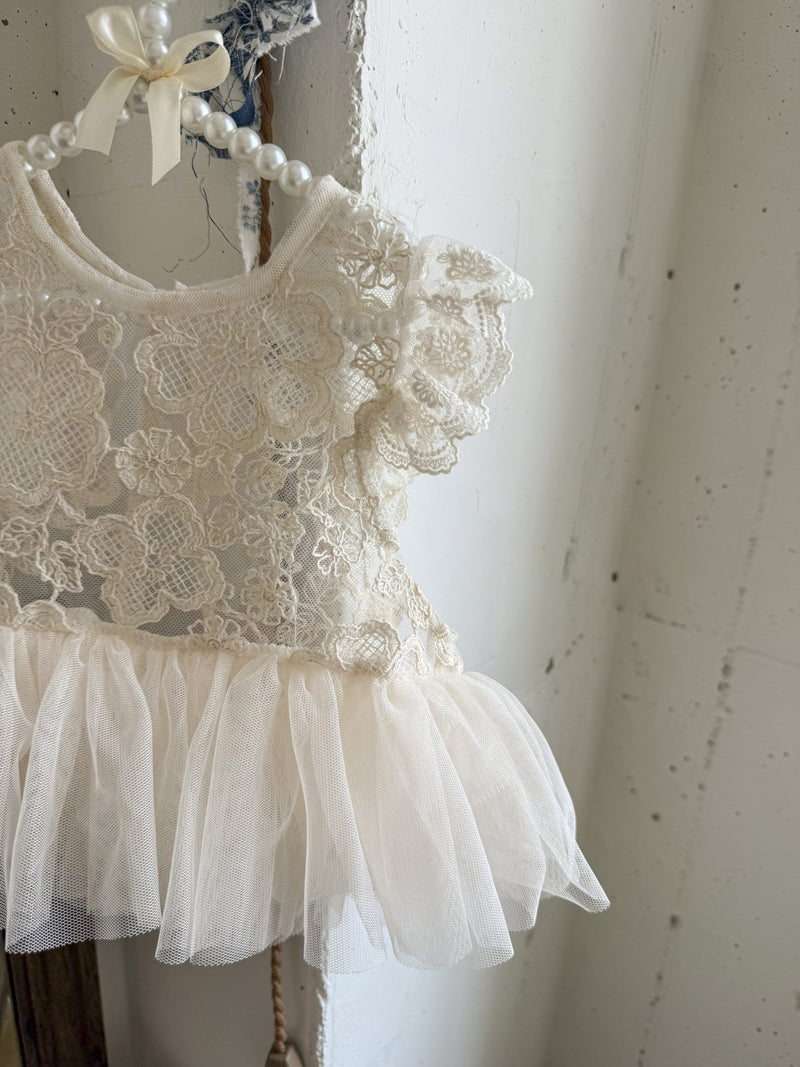 Ange Lace Vest