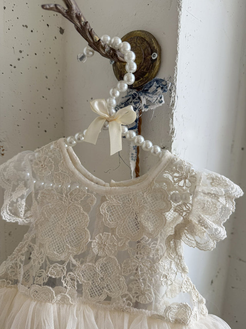 Ange Lace Vest