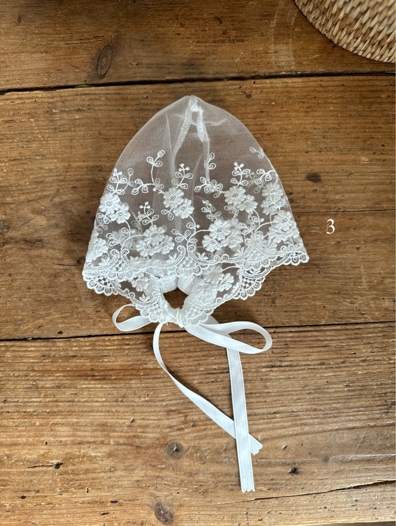 Lacey Bonnet _White