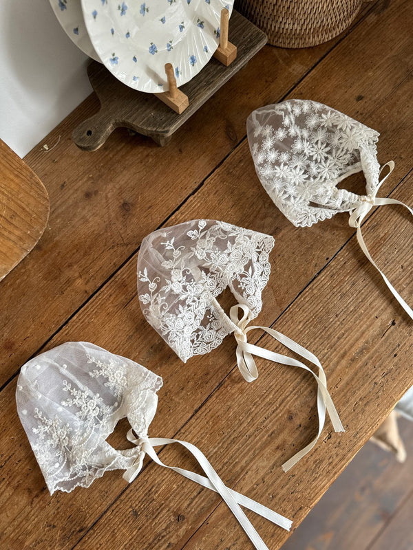 Lacey Bonnet _Cream