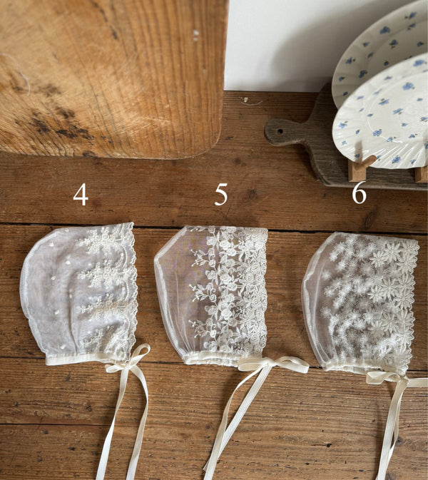 Lacey Bonnet _Cream