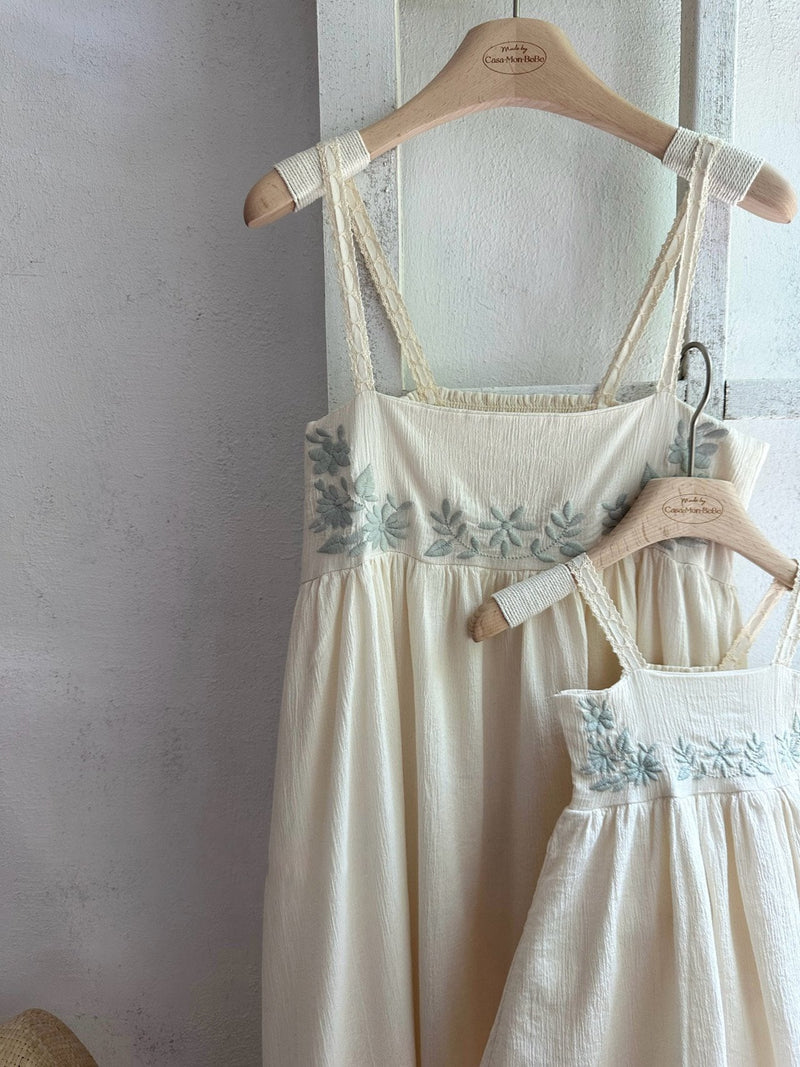 Aria Embroidery Dress _Cream