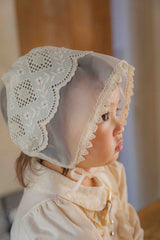 Daisy Lace Bonnet