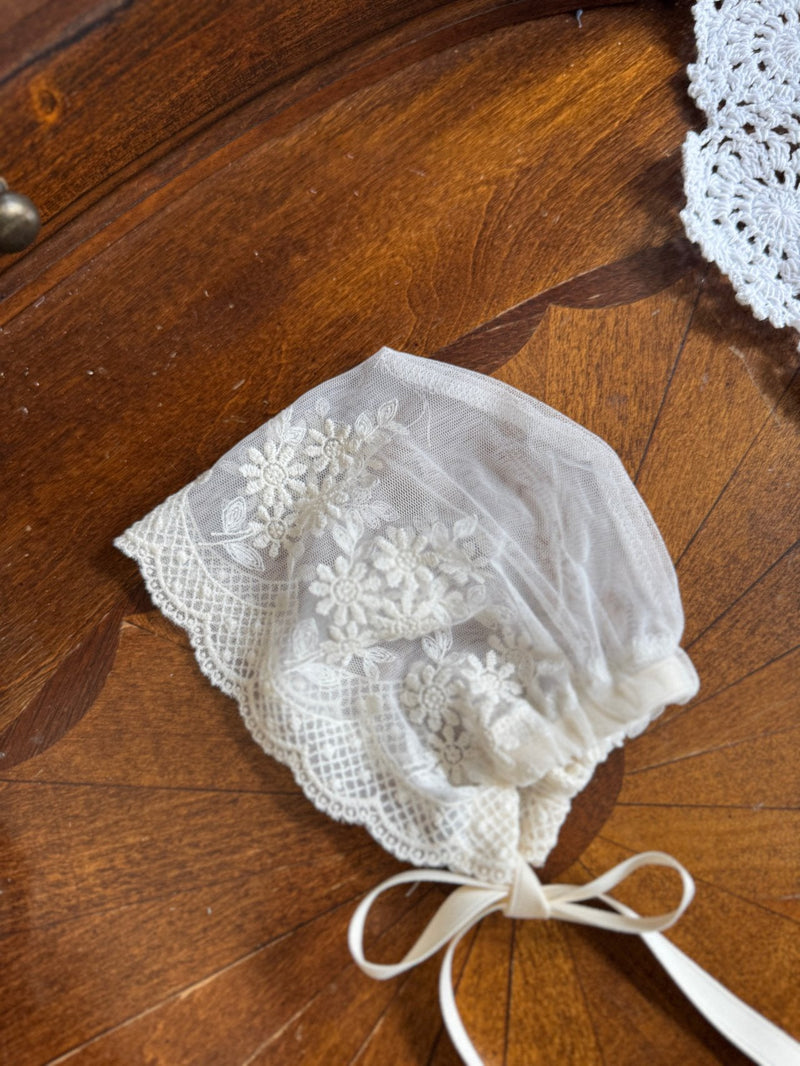 Karen Cream Lace Bonnet