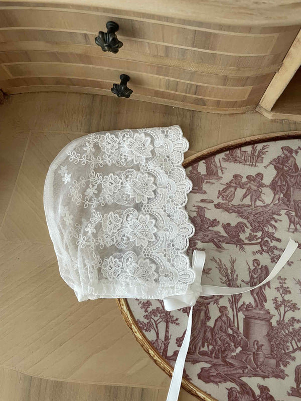 Whtie Lace Floral Bonnet