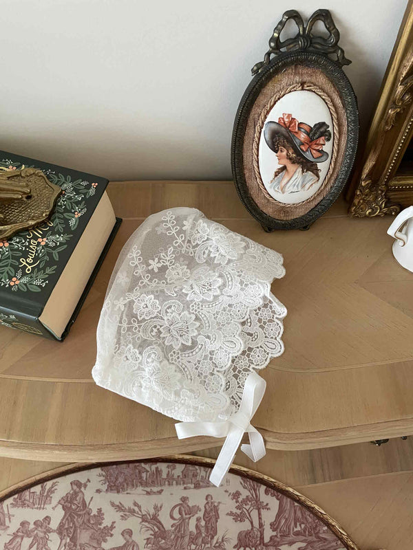 Whtie Lace Floral Bonnet