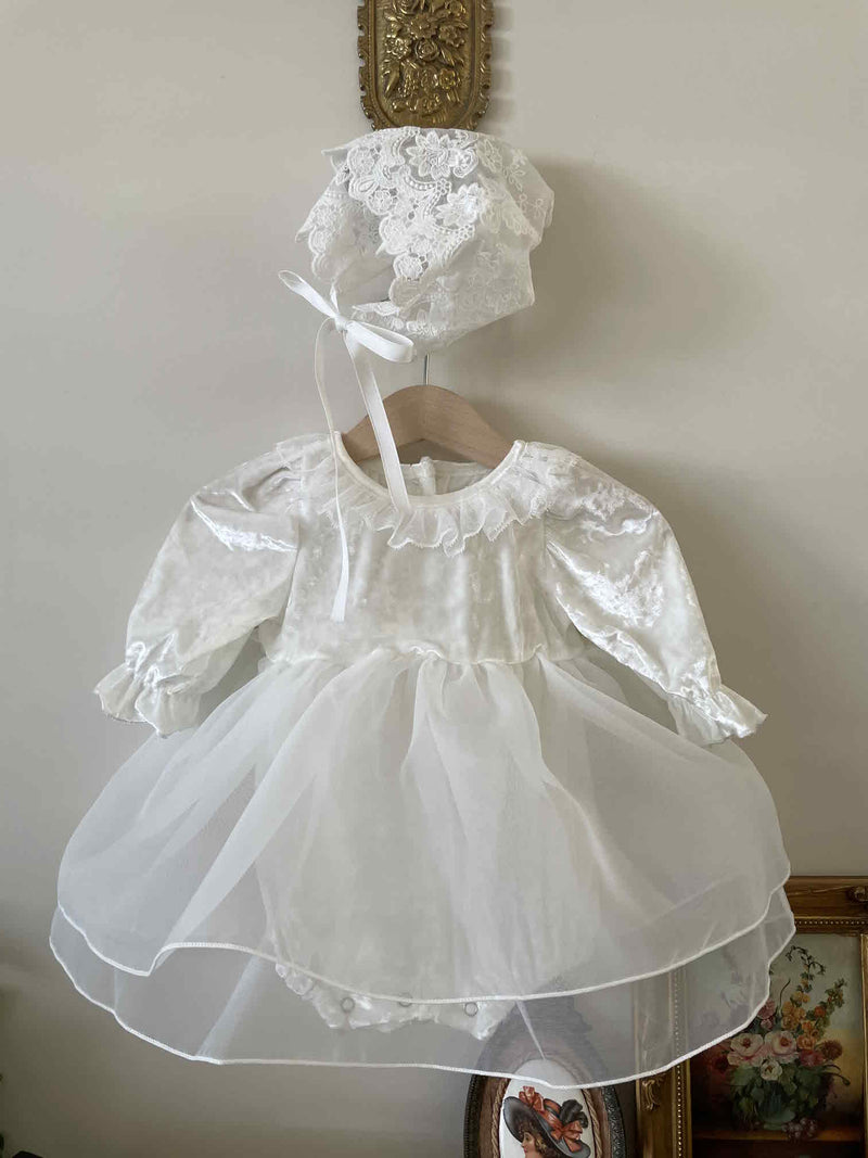 Whtie Lace Floral Bonnet