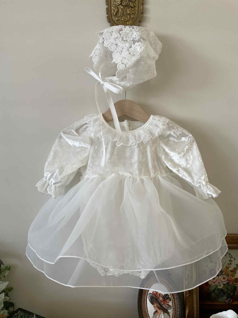 Whtie Lace Floral Bonnet