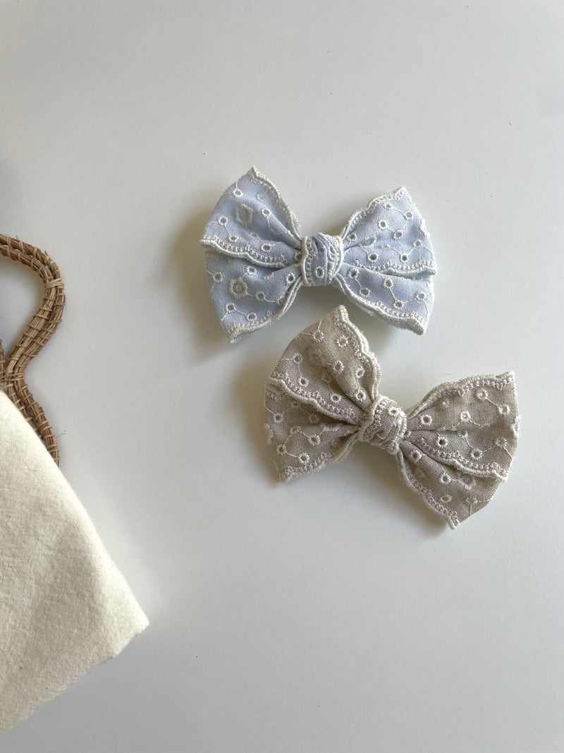 Eyelet Lace Bow Clips _2 Colours